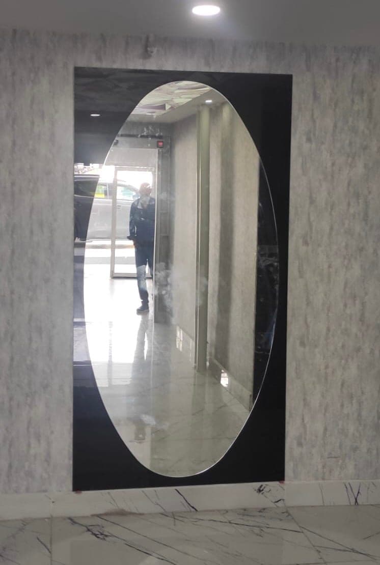 Siyah Fonlu Büyük Oval Antre & Salon Duvar Aynası